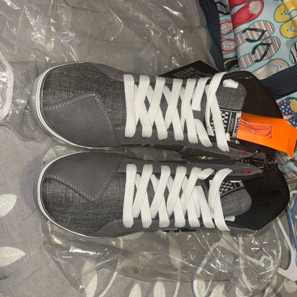 Motorcycle riding shoes